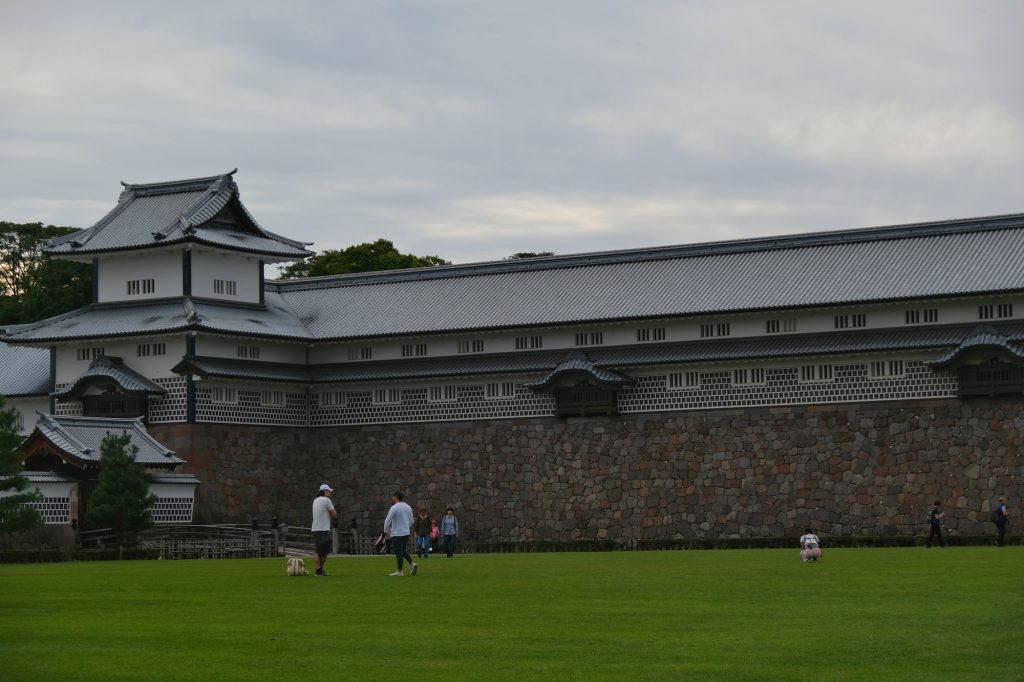 La château de Kanazawa et son esplanade