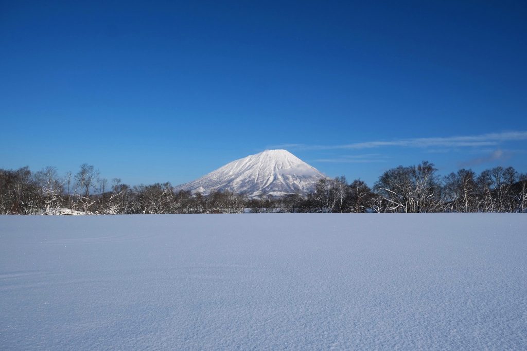 Le mont Yotei sous la neige