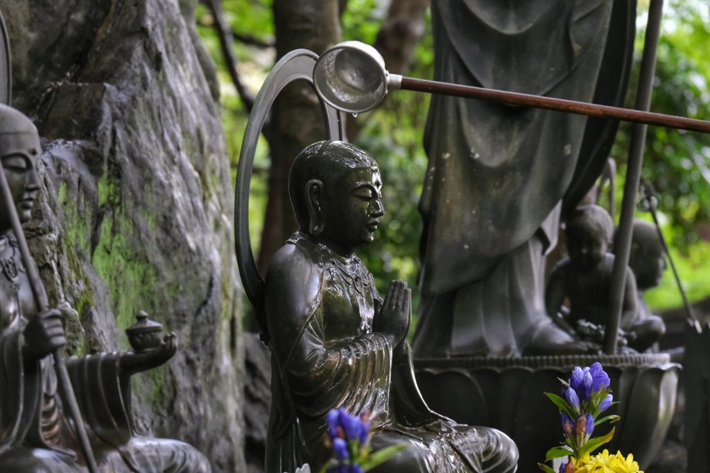 Statues et rituel à Miyajima