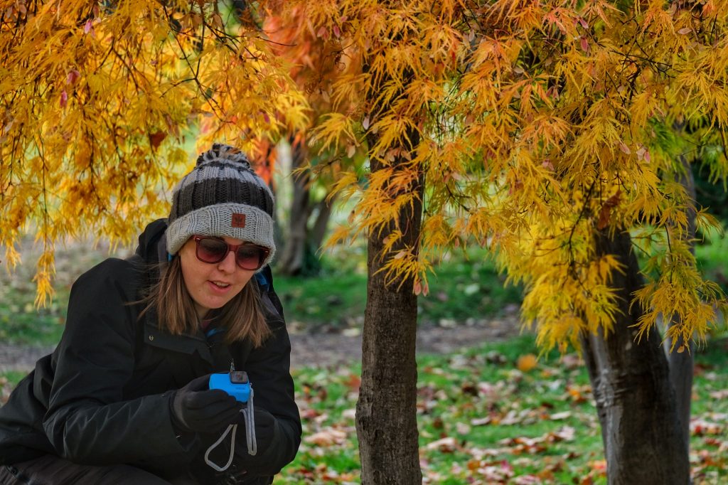 Claire filme l'automne à Sapporo