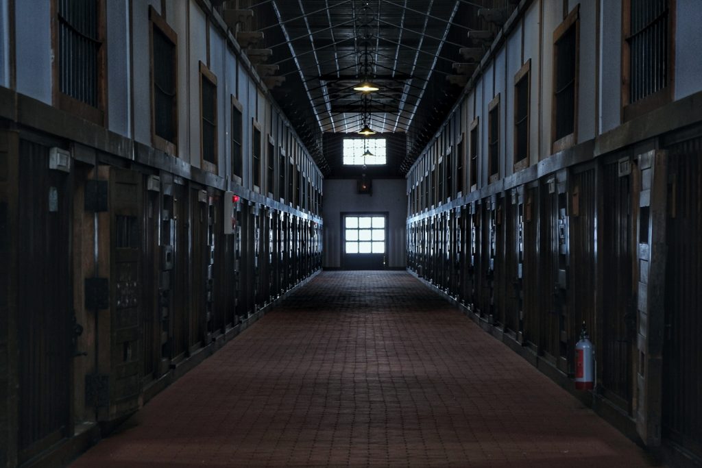Allée d'un bâtiment du musée de la prison d'Abashiri