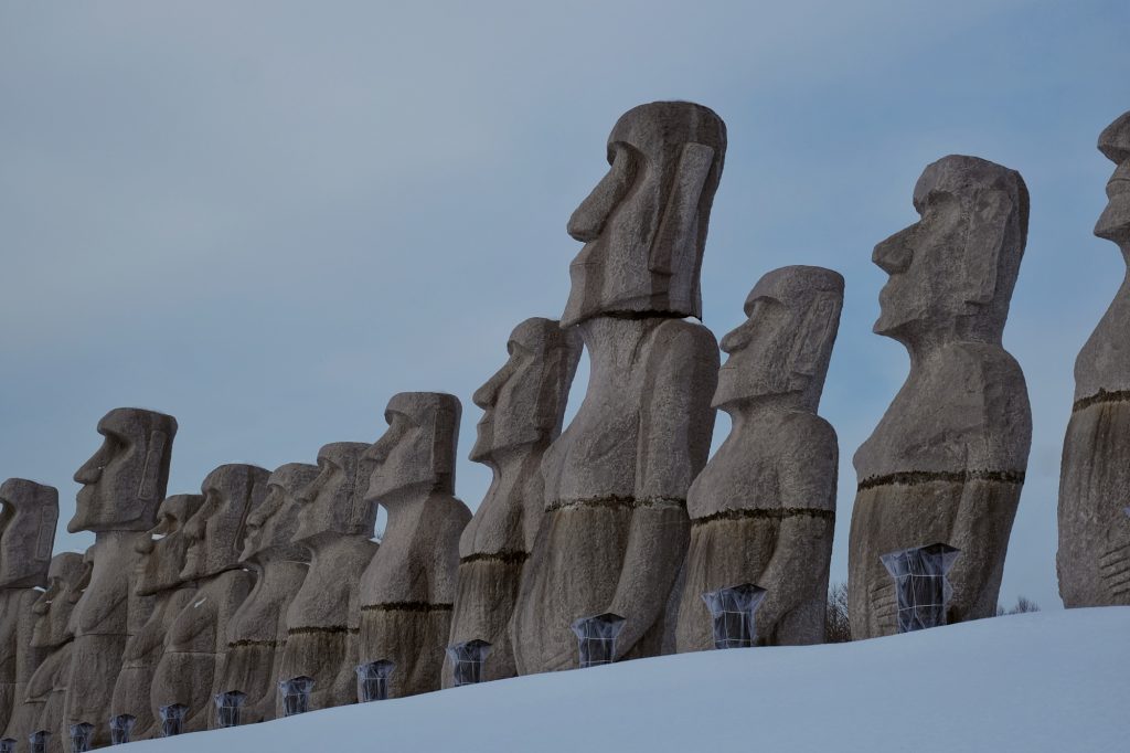 Les statues de l'île de Pâques de Takino