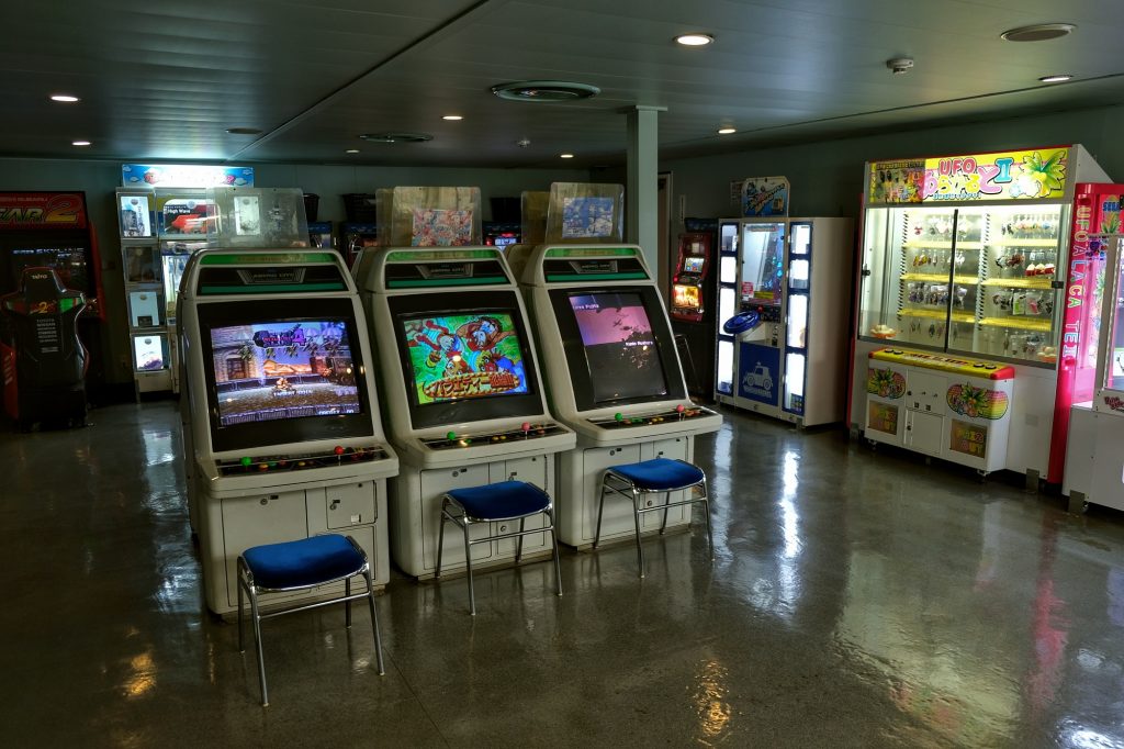 La salle des jeux dans le ferry en direction de Maizuru