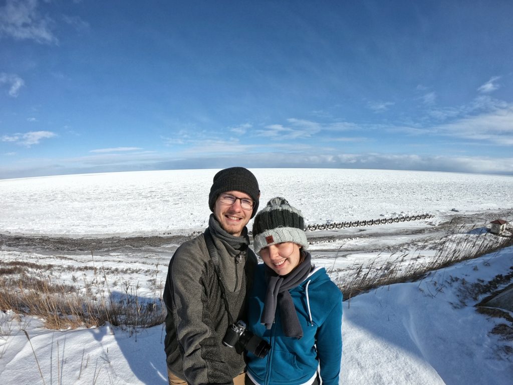 Selfie devant la mer de glace d'Okhostsk