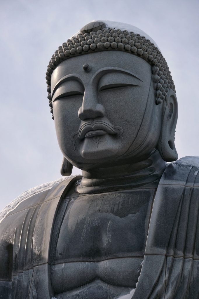La tête de la statue de Bouddha à Hokkaido