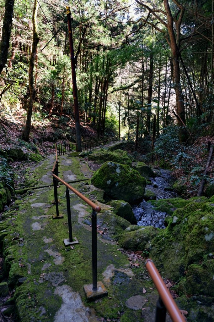 Chemin menant vers la chapelle Otome Toge près de Tsuwano