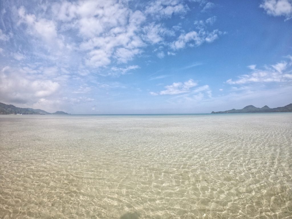 La plage de Sukuji, une longue étendue plate