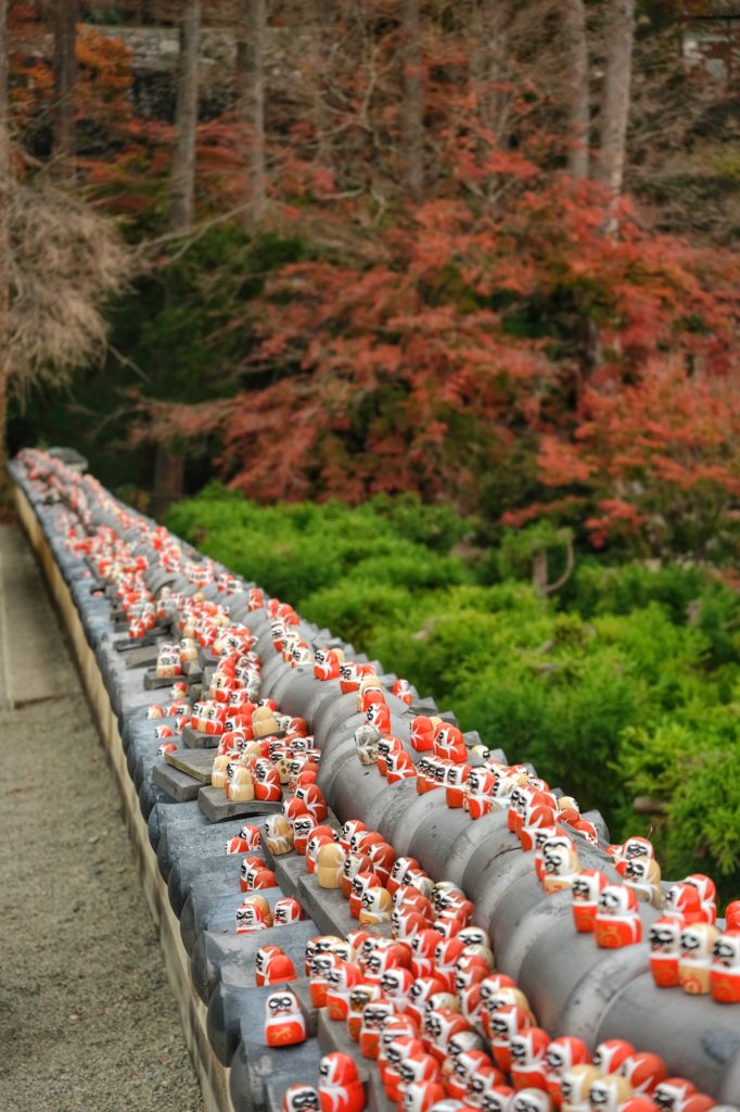 Muret de daruma au temple Katsuo-ji de Minoo