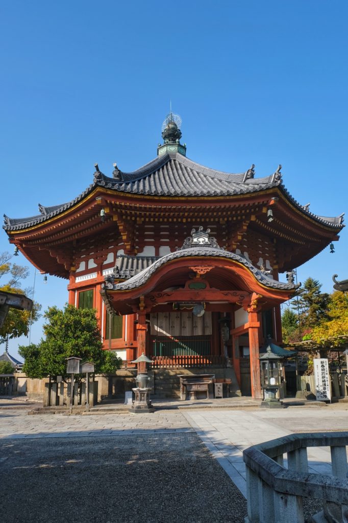 Le pavillon Nanen-do du temple Kofuku-ji de Nara