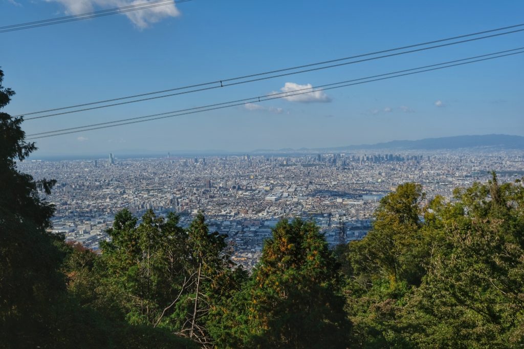 Vue d'Osaka sur la randonnée du mont Ikomasan