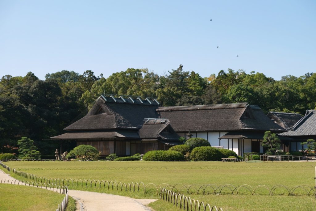 Le pavillon Enyo-tei dans le parc Koraku-en à Okayama