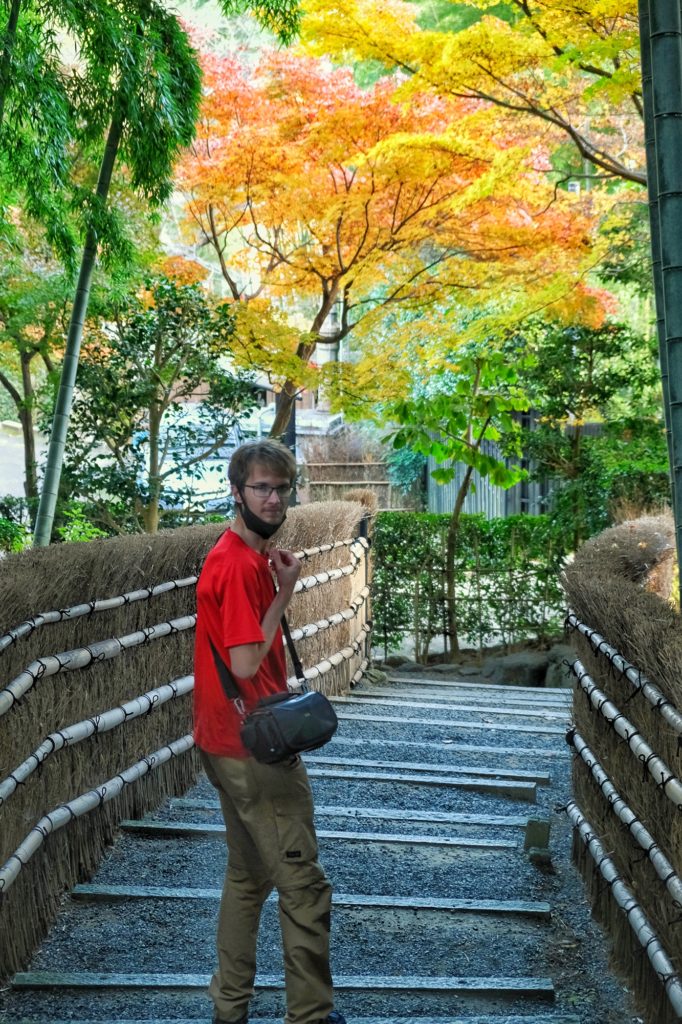Vincent démasqué dans la forêt de bambous du Adashino Nenbutsu-ji