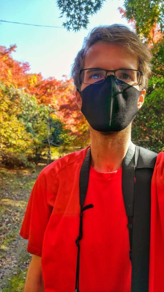 Vincent le rouge dans le parc Arashiyama