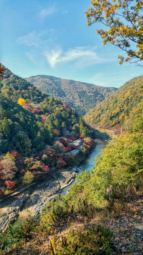 La vallée de la rivière Katsura et ses couleurs d'automne
