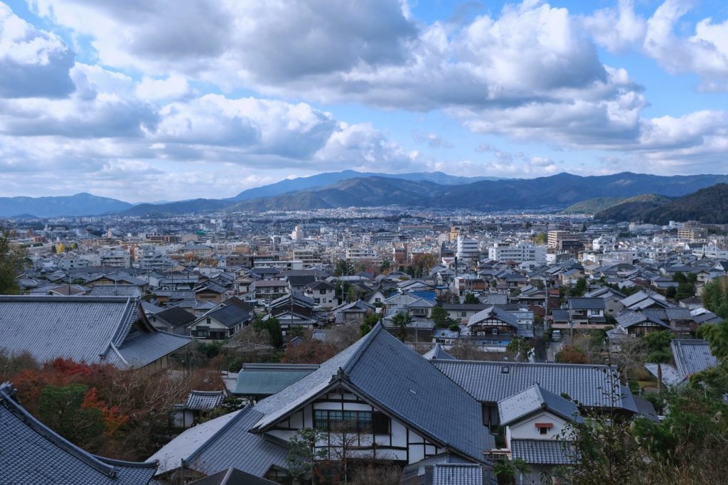 Vue sur la ville de Kyoto depuis le Toshogu du temple Enko-ji